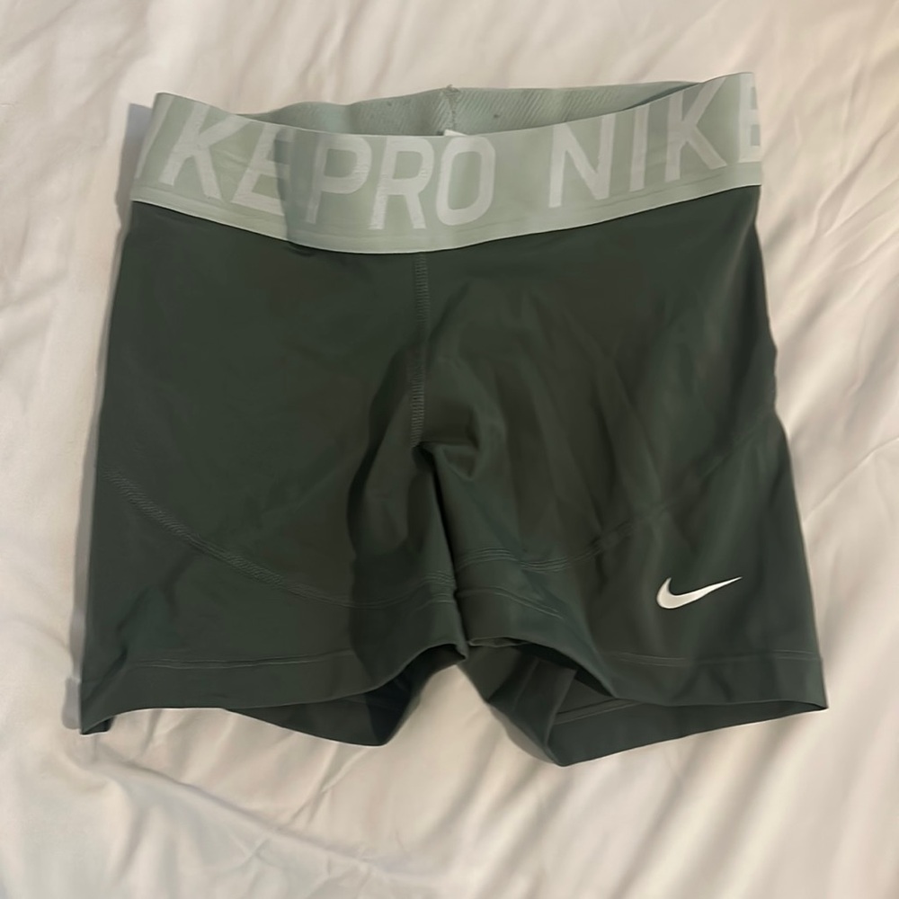Like new Nike pro spandex shorts